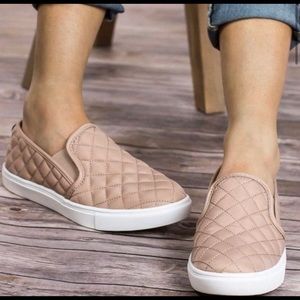Steve Madden ECENTRCQ Slip-on Sneaker in Blush - 11